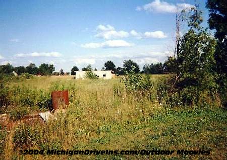 Burnside Drive-In Theatre - Burnside Snackbar 1996 Courtesy Outdoor Moovies (newer photo)